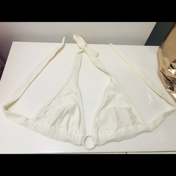👙 White halter bathing suit top. Bundle promo: send offer - 5 items for $35 🌸 - Picture 3 of 3